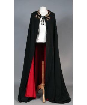 https://malle-costumes.com/11000/cape-noire-rouge-et-or.jpg