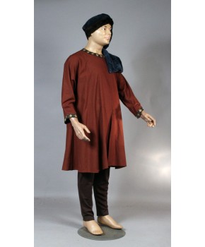 https://malle-costumes.com/11142/maitre-henri.jpg
