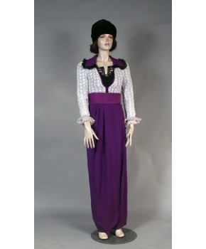 https://malle-costumes.com/11210/gertrude.jpg