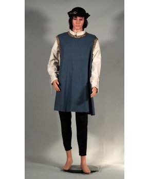 https://malle-costumes.com/11590/ecuyer-bleu-or-3.jpg