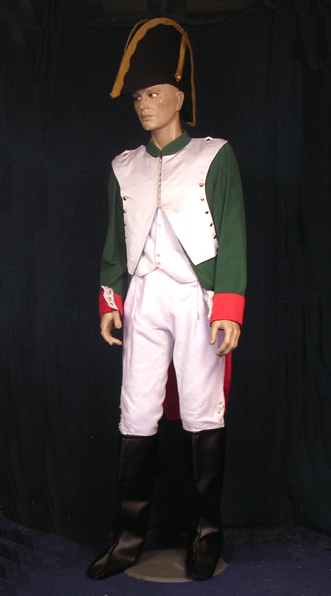 Napoléon La Malle Aux Costumes