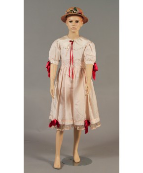 https://malle-costumes.com/6877/poupee-1900-102.jpg