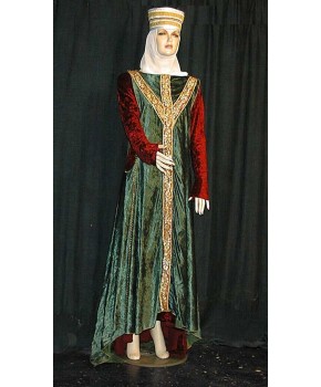 https://malle-costumes.com/7119/chatelaine-de-vergi.jpg