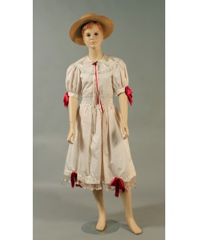 https://malle-costumes.com/7430/poupee-1900-101.jpg