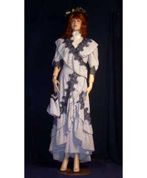 https://malle-costumes.com/7503/paris-1900-blanche-a-pois.jpg