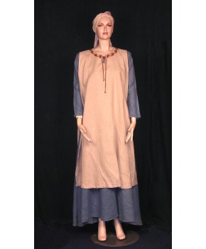 https://malle-costumes.com/7519/dame-cornetta.jpg