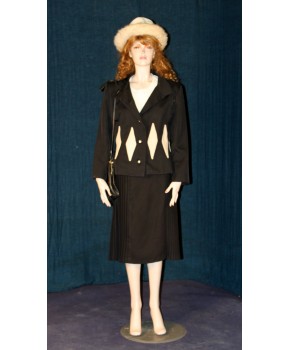 https://malle-costumes.com/7790/tailleur-losanges.jpg