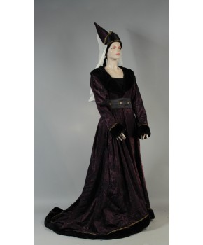 https://malle-costumes.com/8847/cour-de-bourgogne-violet-f.jpg