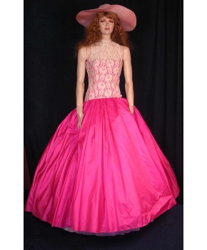 https://malle-costumes.com/9726/barbie-top-model.jpg