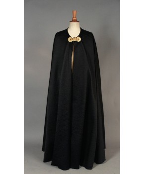 https://malle-costumes.com/9952/cape-noire-doublee-jaune.jpg